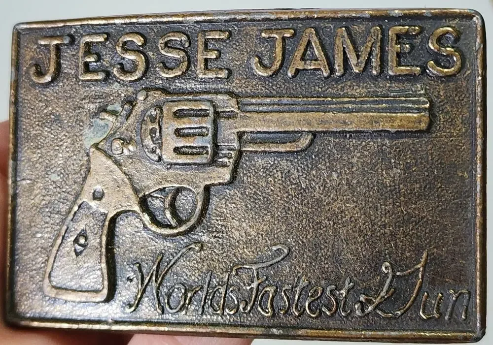 SEE DESC. JESSE JAMES Western Revolver Gun Outlaw Brass Tone Metal Belt Buckle